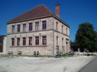 Schulhaus Gruorn aus Kalktuff
